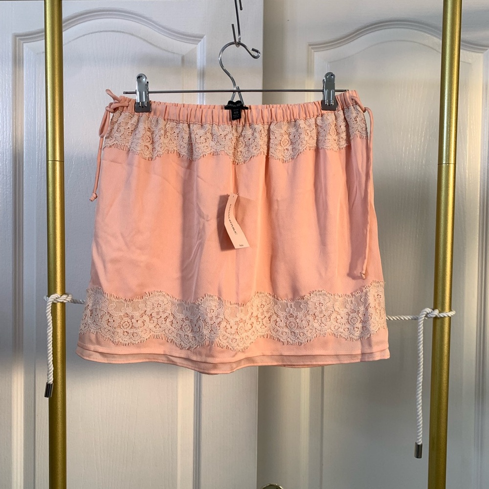 Banana Republic Peach Skirt with Lace Detail